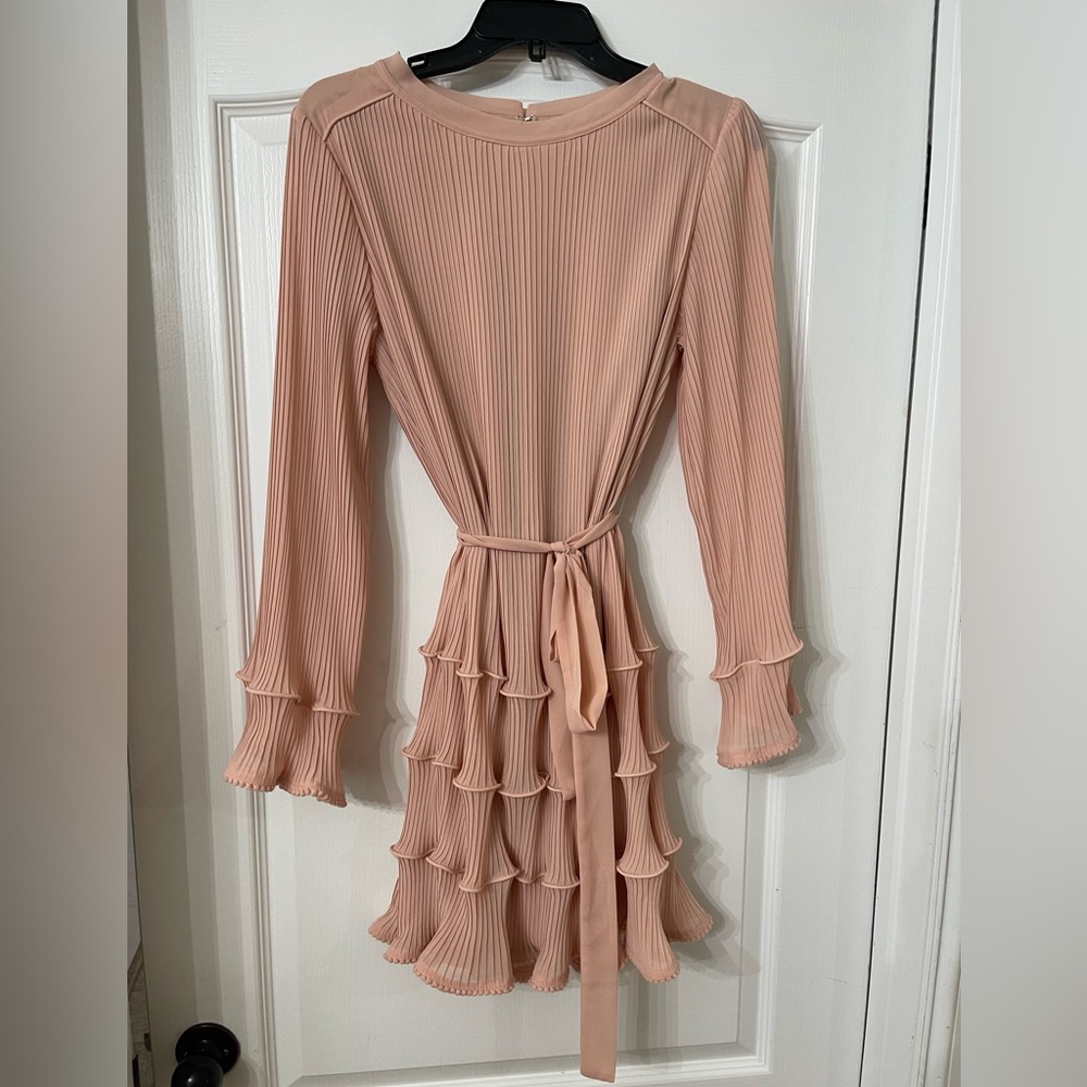 Nude/rose short dress with tie around waist
